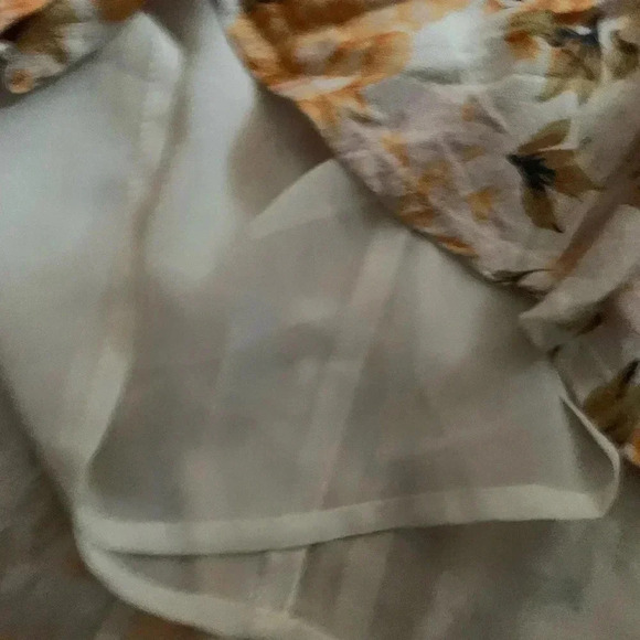 Flower Pattern ladies Skirt with a tie on the front & part elastic size XL - Picture 3 of 5